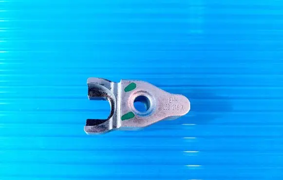 Audi A6 Allroad C7 Fuel Injector clamp holder 059216K