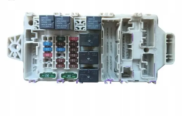 Mitsubishi Grandis Fuse module 1MR587655