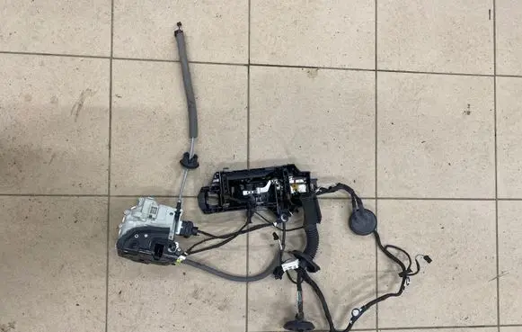 Audi Q5 SQ5 Rear door lock 8X0839015E 80a837811