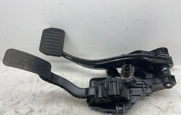 Tesla Model 3 Pedal assembly 104469100D D6722294185339