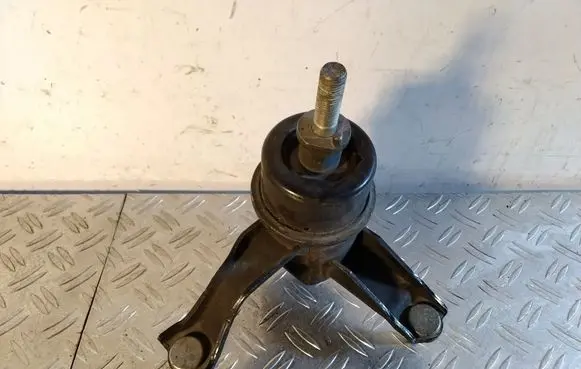 Lexus RX 450H Engine mount bracket