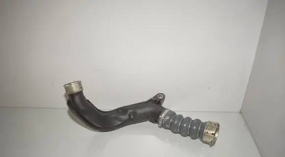 BMW X1 U11 Intercooler hose/pipe 8489557 13718489557