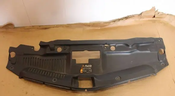 Opel Mokka Radiator trim 95079808
