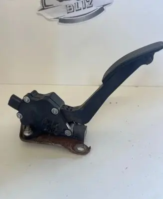 Subaru Legacy Accelerator throttle pedal 36010AG140 1988007120 12J13C00418