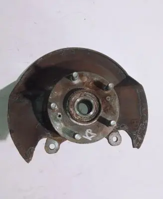 Honda FR-V Front wheel hub