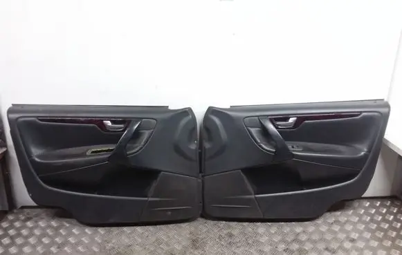 Volvo XC70 Door card panel trim set 