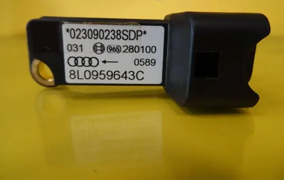 Audi A3 S3 8L Airbag deployment crash/impact sensor 8L0959643C