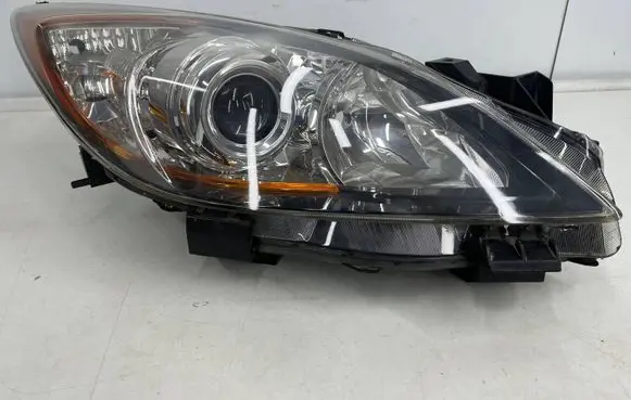Mazda 3 II Headlight/headlamp