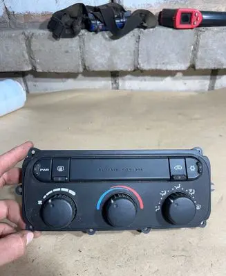 Chrysler Voyager Climate control unit 05005001AJ 4201284428 891AJ