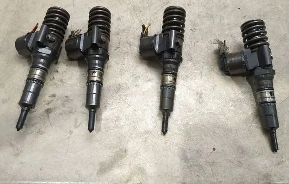 Audi A3 S3 8P Fuel injectors set 0414720404