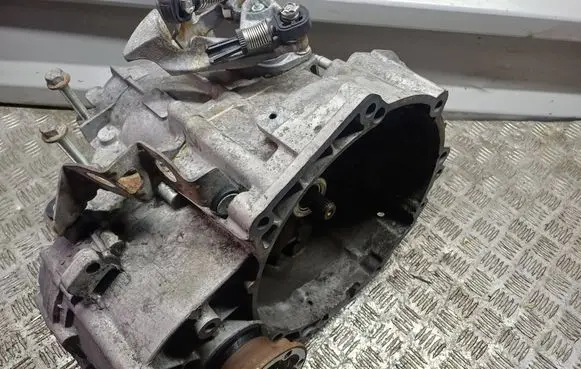 Volkswagen PASSAT B6 Manual 6 speed gearbox HDV HDU JLU