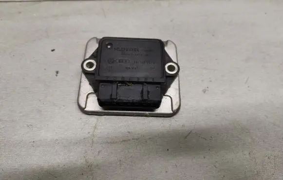 Audi 80 90 B3 Ignition amplifier control unit 191905351B