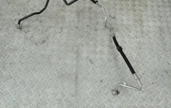 Audi Q3 8U Air conditioning (A/C) pipe/hose 8U0820743H