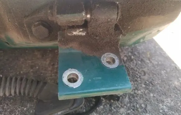 Peugeot Partner Front door upper hinge