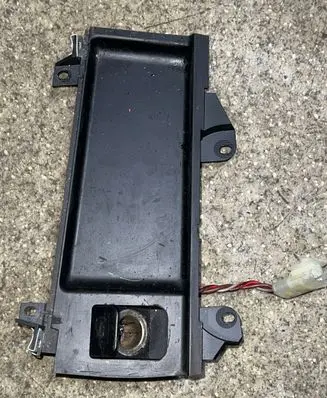 BMW 5 E39 12 V Socket (front) 8159694