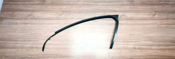 Volvo V60 Front door window/glass frame 1302139