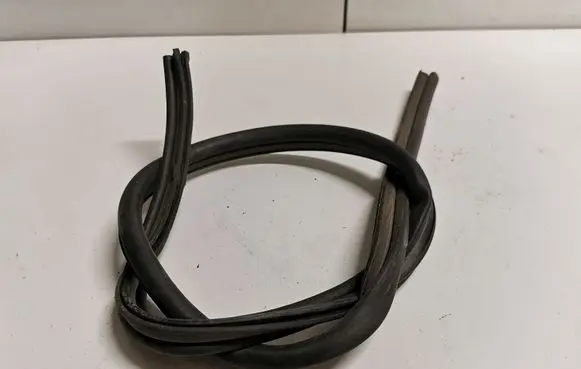 Subaru Outback (BS) Engine compartment rubber 