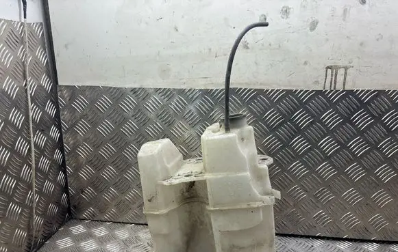 Volvo S80 Windshield washer fluid reservoir/tank 30655661