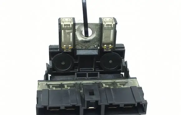 Nissan Navara D23 Fuse AZ170876