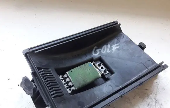 Volkswagen Golf IV Heater blower fan relay 