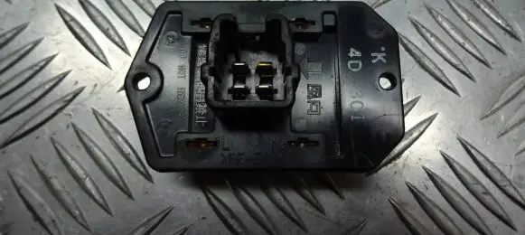 Toyota Yaris Heater blower fan relay 