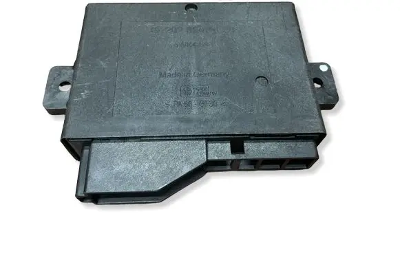 Mercedes-Benz C W202 Door central lock control unit/module 2028204426