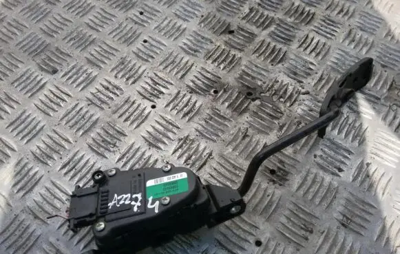 Volvo S40, V40 Accelerator throttle pedal 6pv00830101 30865643