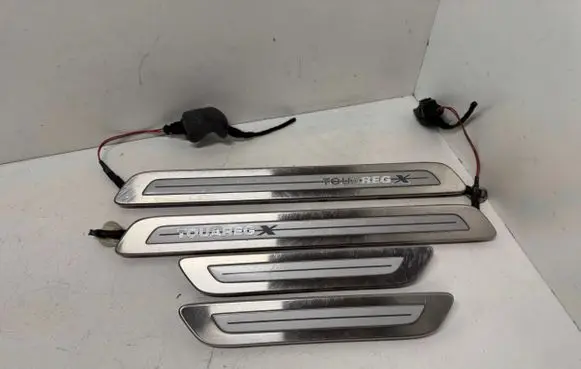 Volkswagen Touareg II sill trim set (inner) 7P6853468K 7P6853467S 7P6853174K