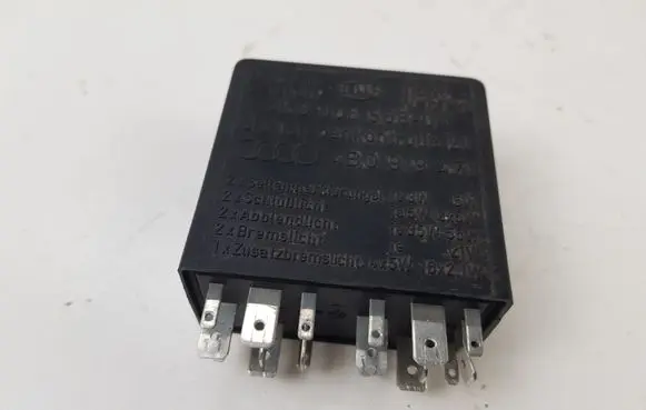 Audi A6 S6 C5 4B Interior lighting relay 4B0919471