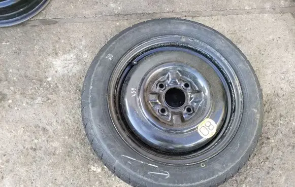 Nissan Almera N16 R15 spare wheel 13580R15