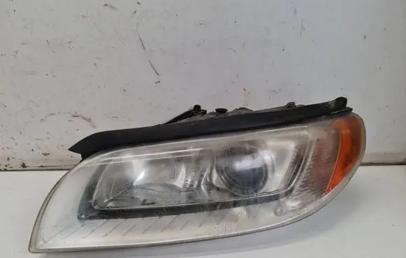 Volvo XC70 Headlight/headlamp 31214168 6336100000