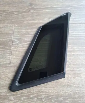 Opel Grandland X Rear side window YP00066480
