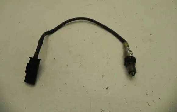 BMW 2 F46 Lambda probe sensor 8572800