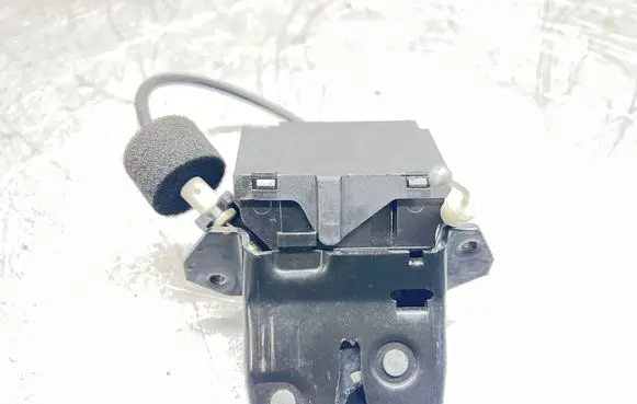 Mercedes-Benz E W211 Loading door lock A1717500085 A1717500185