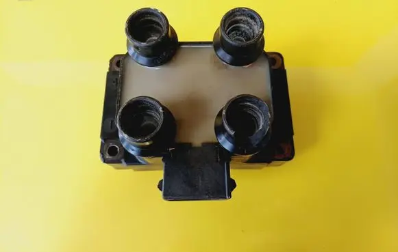 Ford Escort High voltage ignition coil 88SF12029A2A
