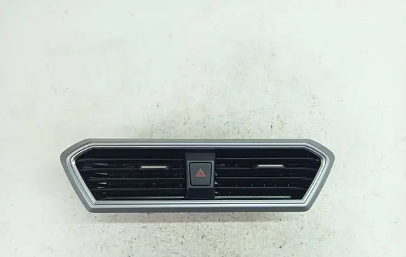 Seat Leon IV Dash center air vent grill 5FA819110A 08022021 1154800402