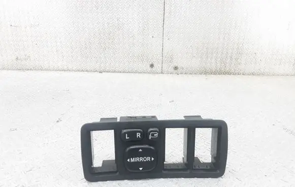 Toyota Avensis T250 Wing mirror switch