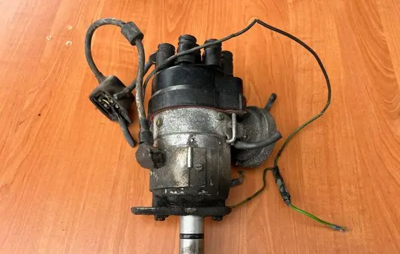 Mercedes-Benz SLC C107 Spark distributor 0231403004