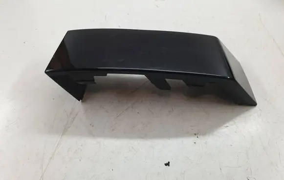 Volvo XC90 Rear/tail light trim molding 8620819 1125