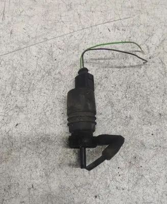 Volkswagen PASSAT B5 Windscreen/windshield washer pump