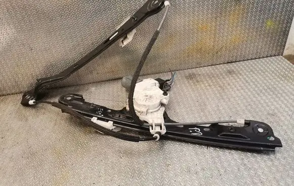 BMW 1 E81 E87 Front door window regulator with motor 7067796