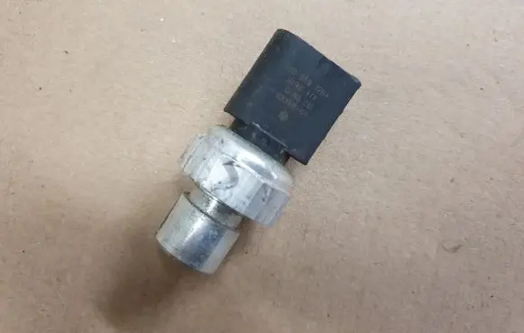 Audi RS3 Air conditioning (A/C) pressure sensor 5Q0959126A