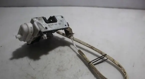 Audi A4 S4 B5 8D Front door lock