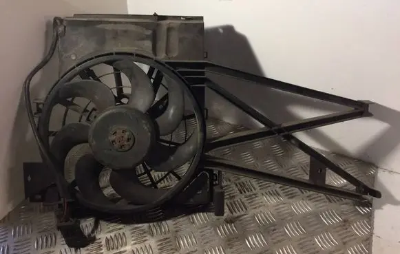 Opel Vectra B Electric radiator cooling fan 0130303252 52475782