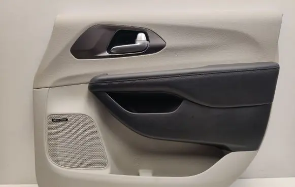 Chrysler Pacifica Front door card panel trim