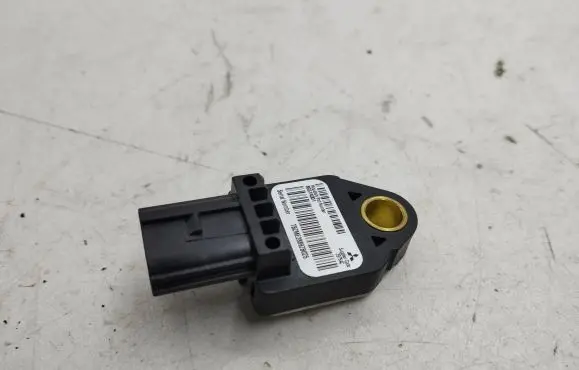 Peugeot 4007 Airbag deployment crash/impact sensor 8651A001 TUZMF2889ZB025