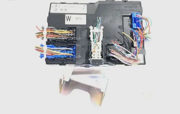 Mazda 2 Central body control module D652-67560-D
