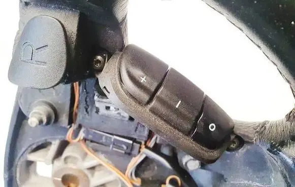 Opel Vectra B Steering wheel buttons/switches 90508669 6012828