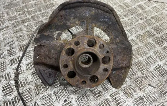 Mercedes-Benz A W169 Front wheel hub
