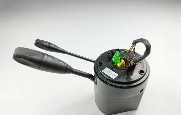 Mercedes-Benz E W211 Indicator stalk A0004640518